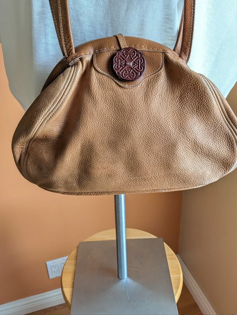Vintage Amann Tan Leather Shoulder Bag with Decorative Medallion